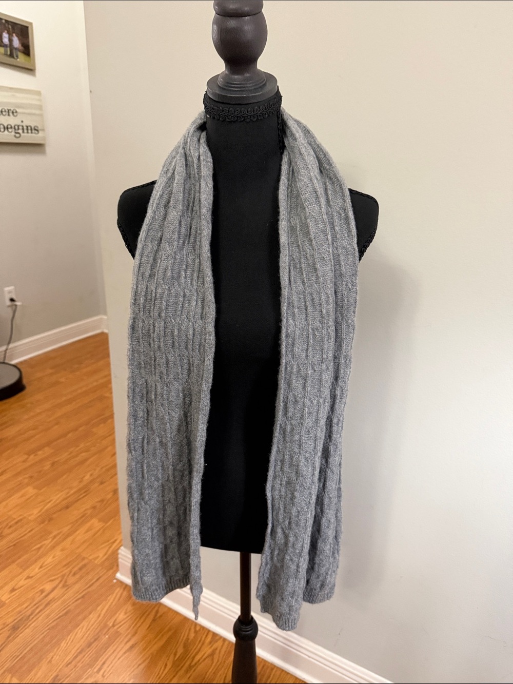 Cozy Gray Cable-Knit Open Merino Wool Scraf